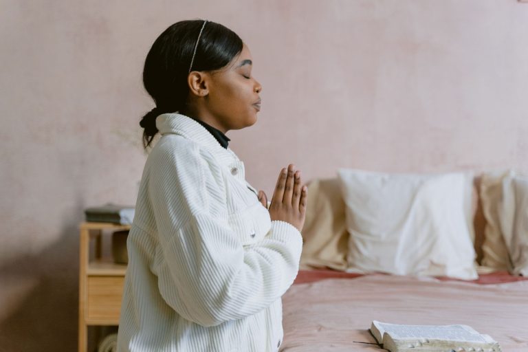 Spiritual Warfare Prayers: How to Pray with Biblical Authority